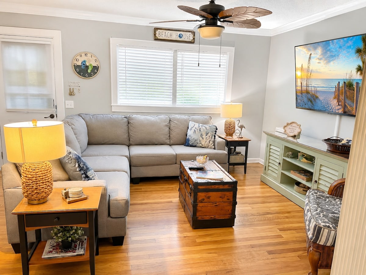 Pierside Retreat, living room