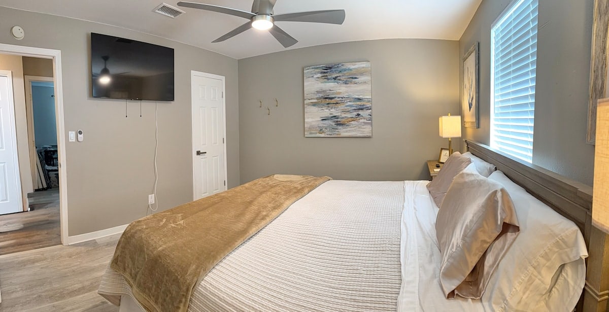 Seafoam Escape, bedroom