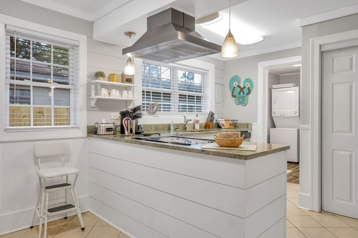 Flip Flop Paradise, kitchen