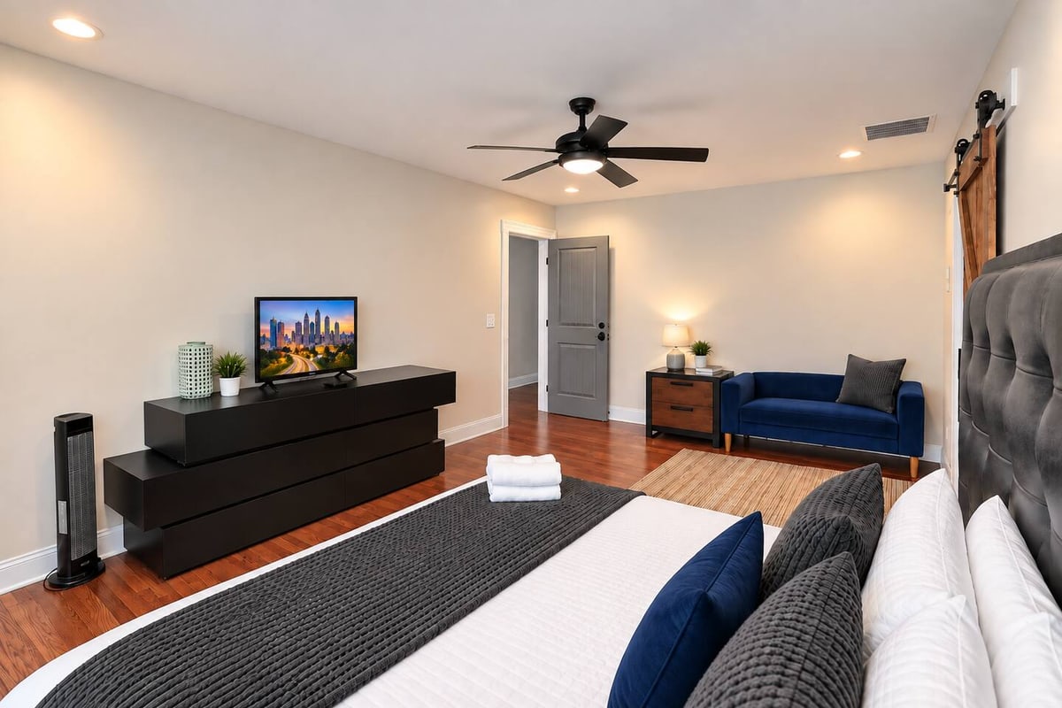 Atlanta Ranch Retreat, bedroom
