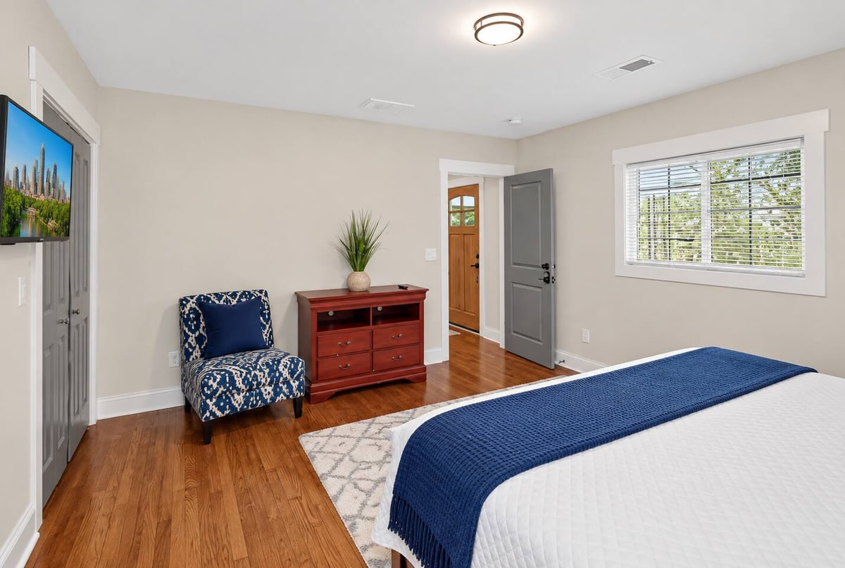 Atlanta Ranch Retreat, bedroom