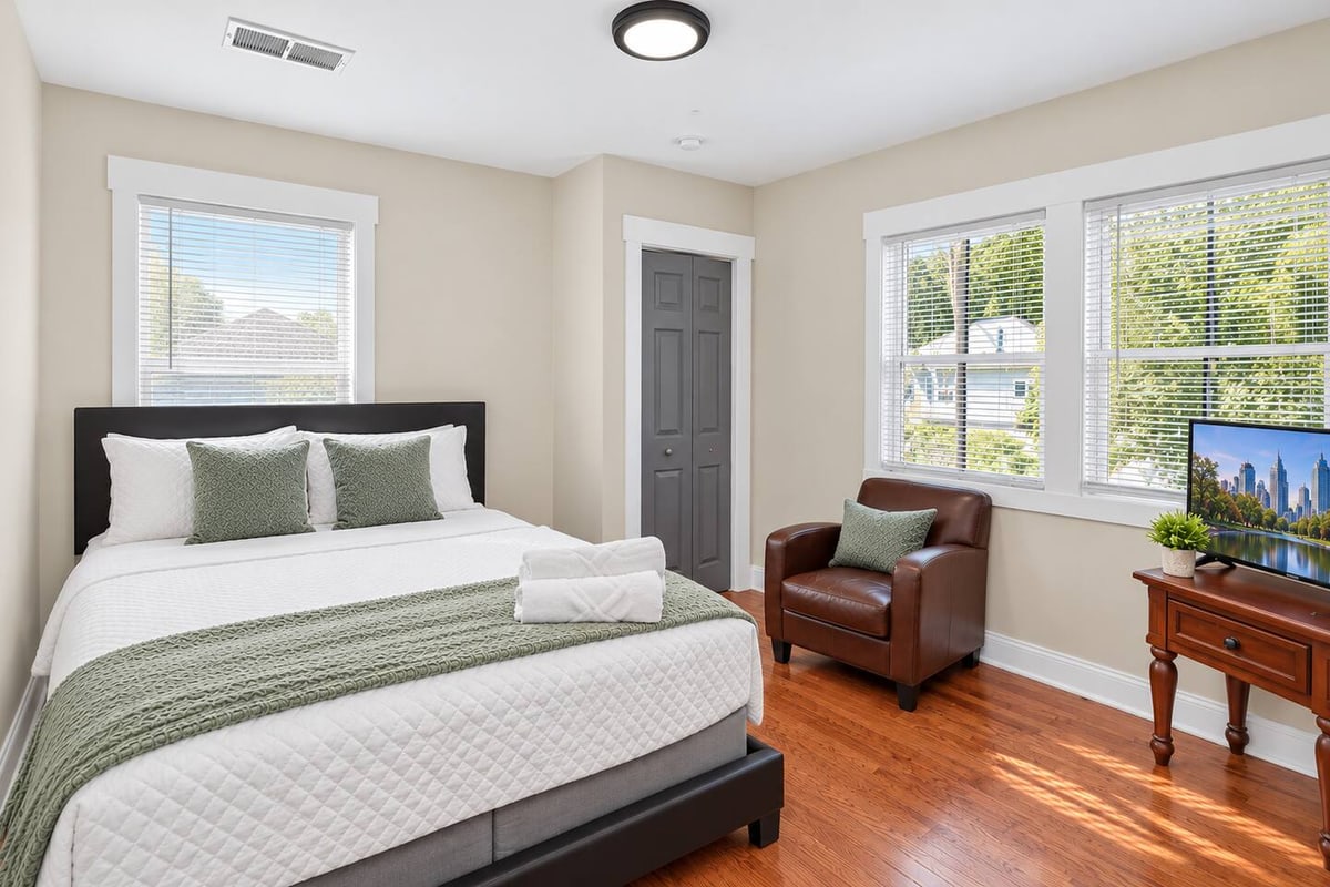 Atlanta Ranch Retreat, bedroom