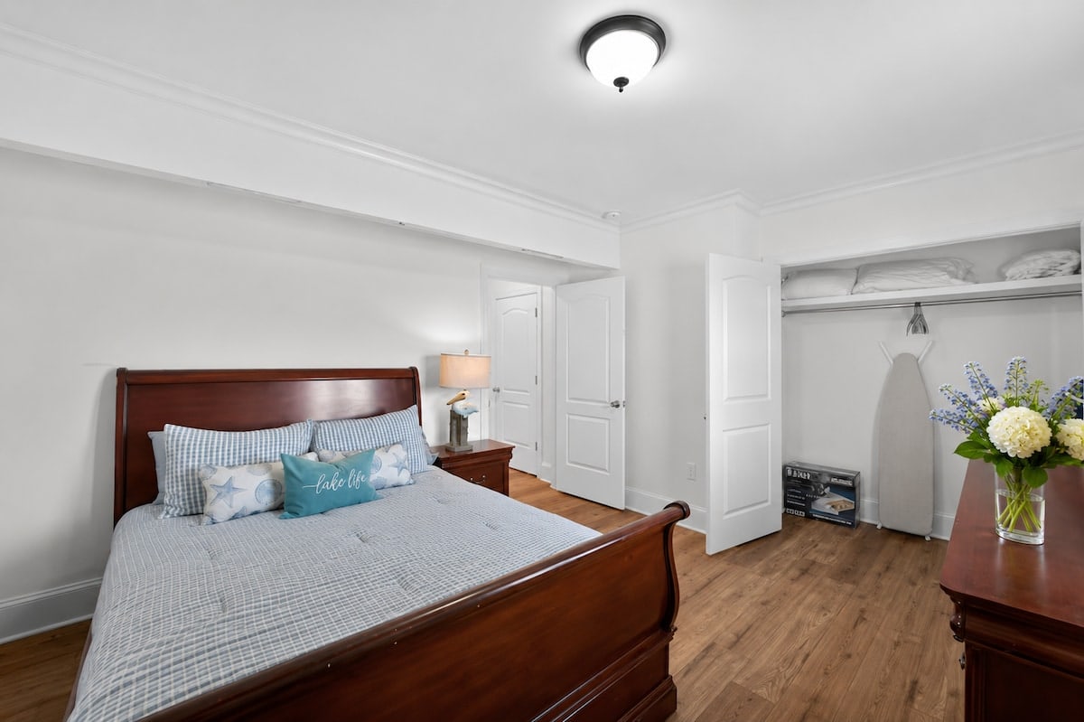 Lake Wylie Waterfront, bedroom