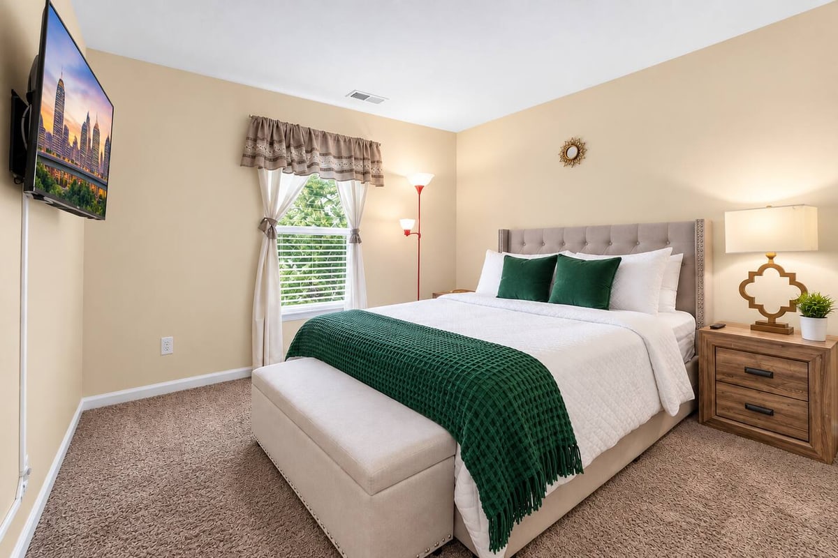 Charlotte Family Retreat, bedroom