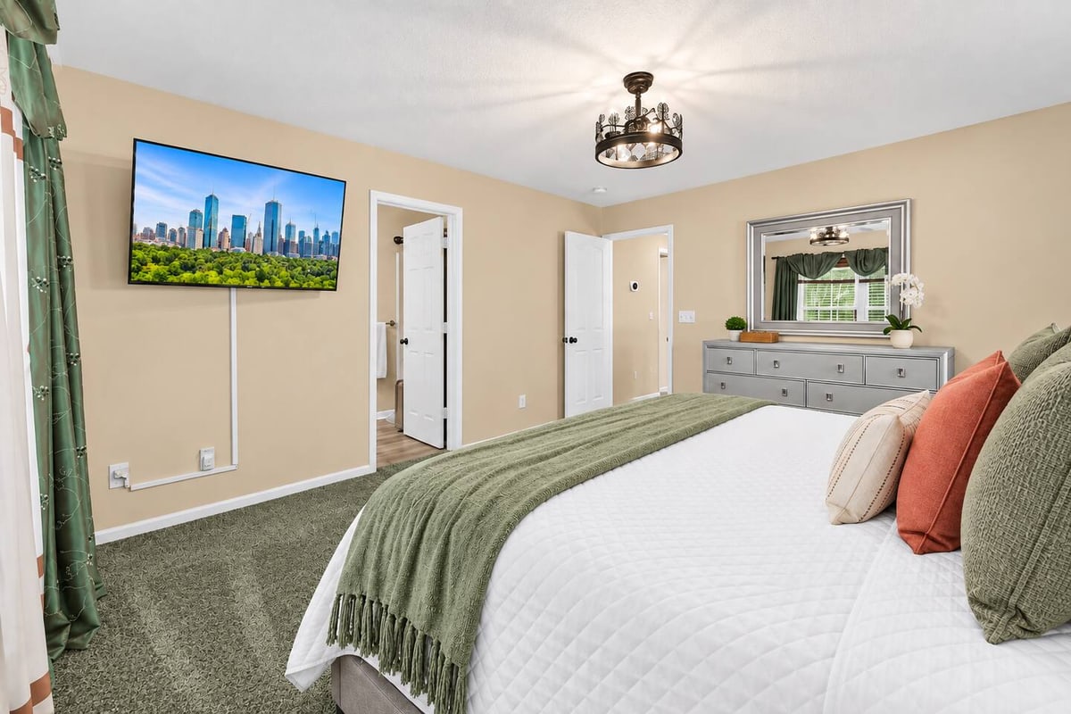 Charlotte Family Retreat, bedroom
